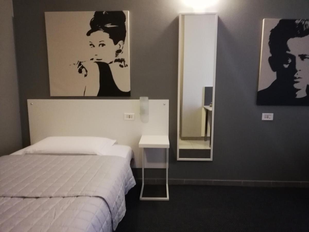 Bert Hotel Сесто-Сан-Джованни Экстерьер фото