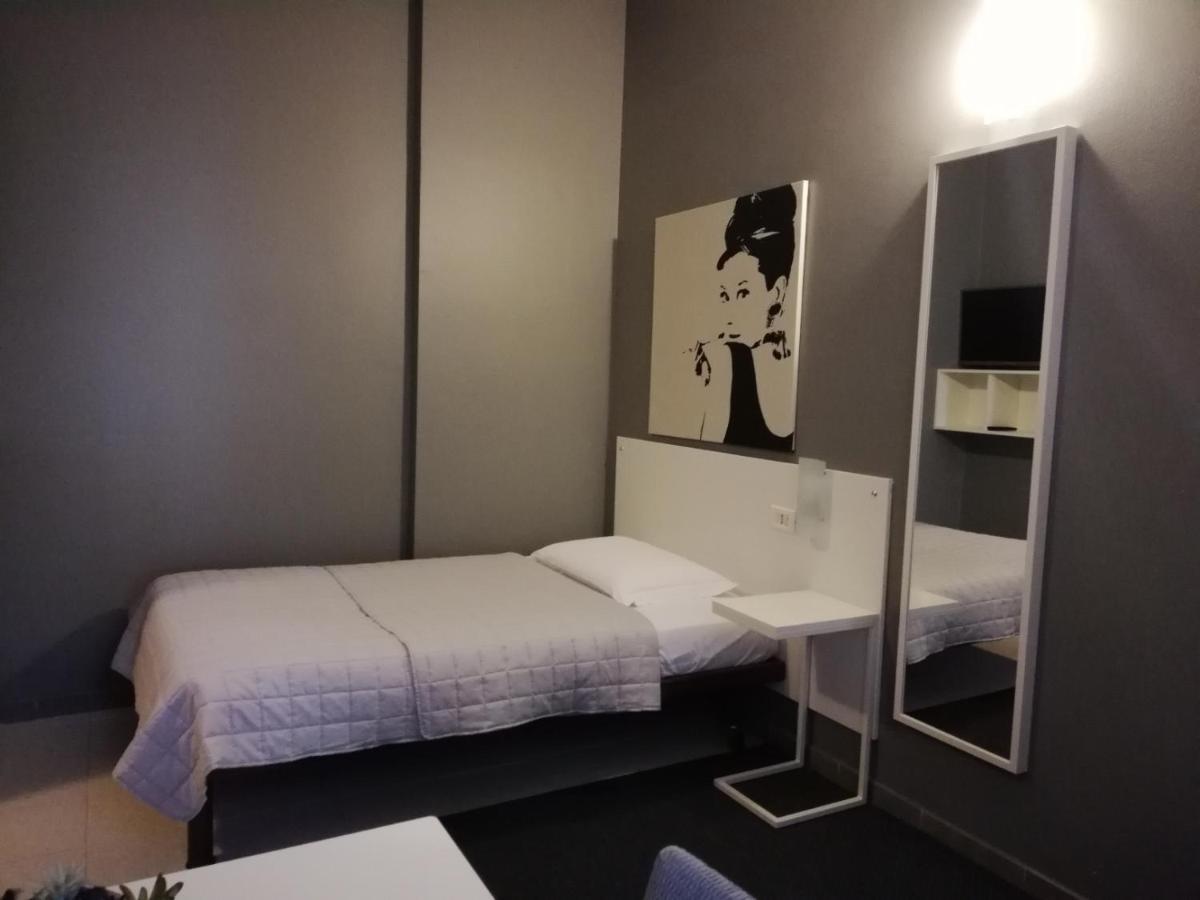 Bert Hotel Сесто-Сан-Джованни Экстерьер фото